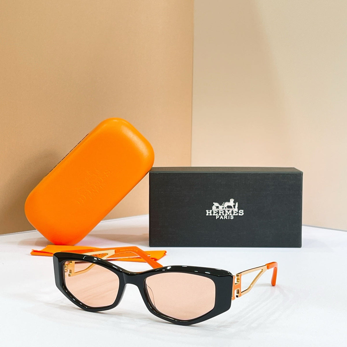 Hermes H8126S Sunglasses