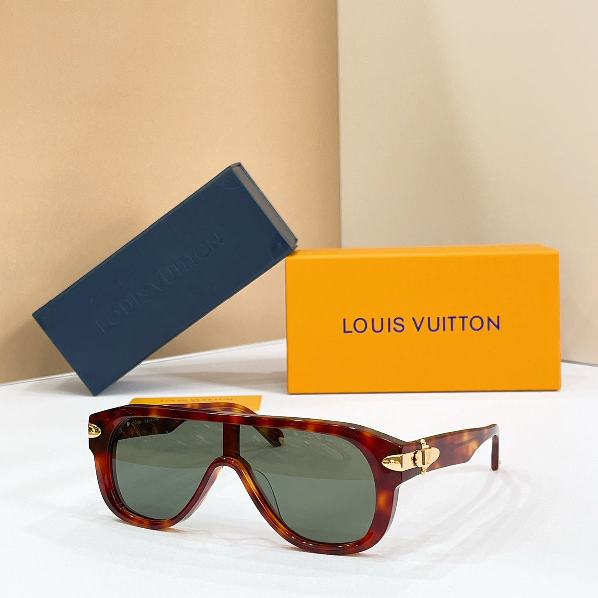 Louis Vuitton Z6087U Sunglasses