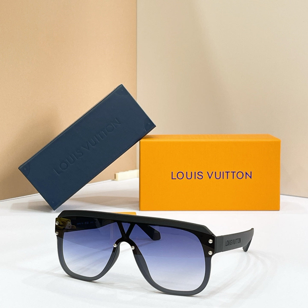 Louis Vuitton Z2878U Sunglasses