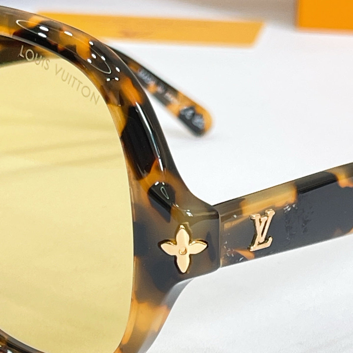 Louis Vuitton Z3476U Sunglasses