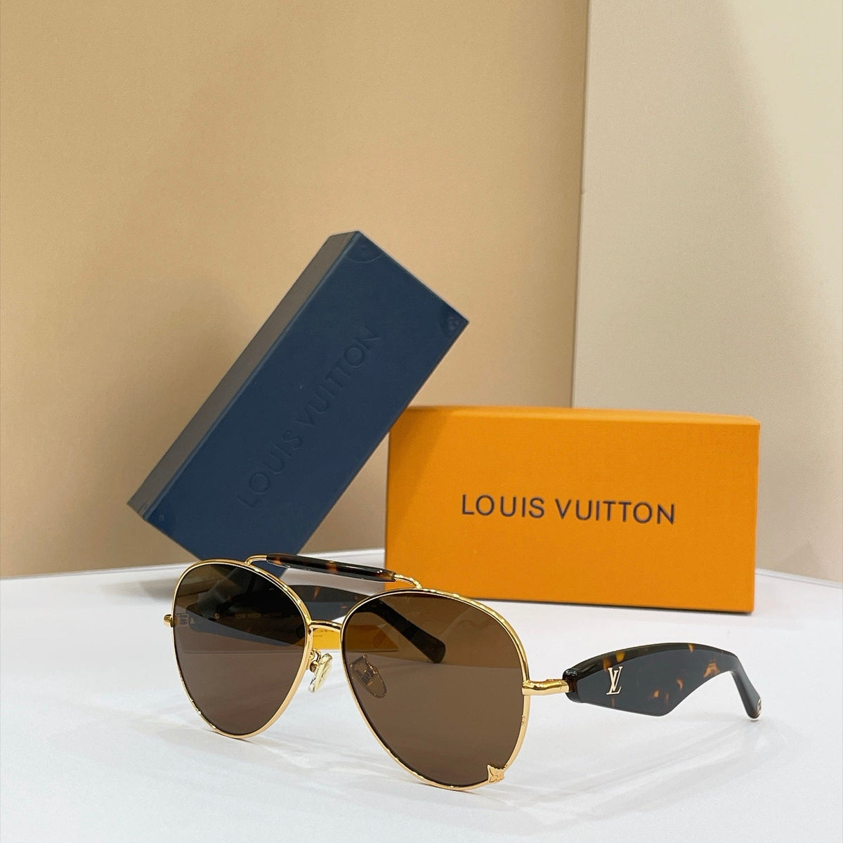 Louis Vuitton Z3462U Sunglasses
