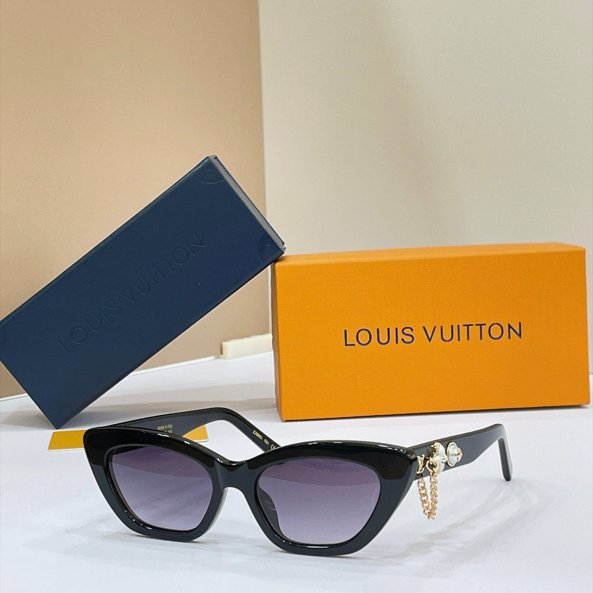Louis Vuitton Z2988U Sunglasses