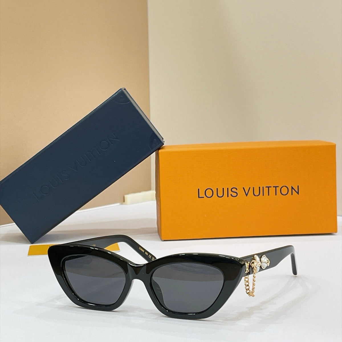 Louis Vuitton Z2988U Sunglasses