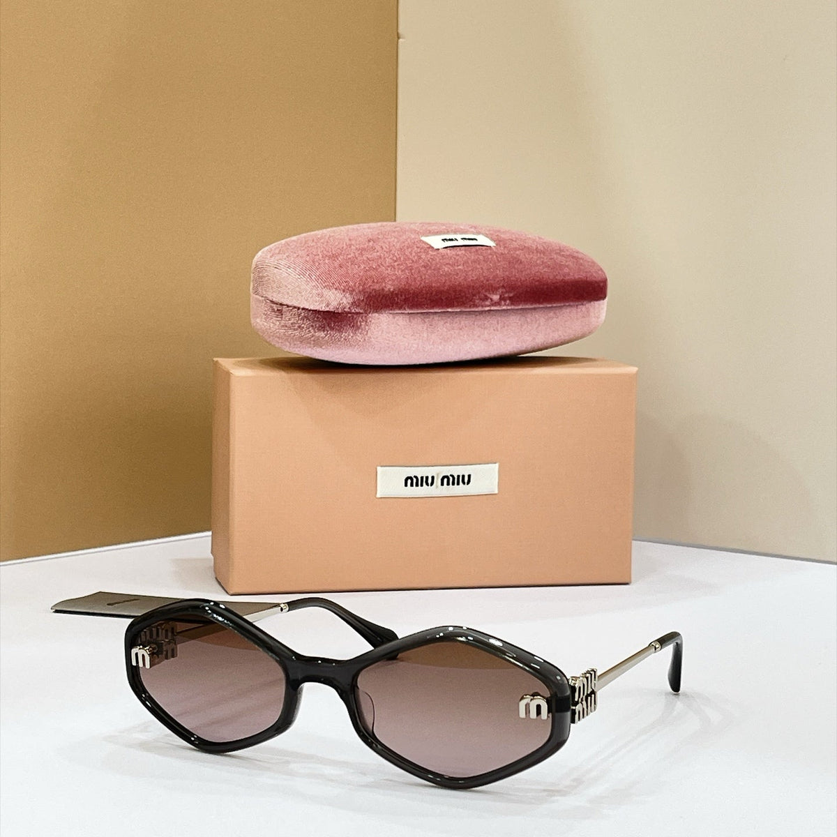 Miu Miu MU 156AV Sunglasses
